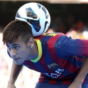 排列五开奖结果_国足对阵马尔代夫关键战前夕，奥斯卡身披中国队战袍公开助威