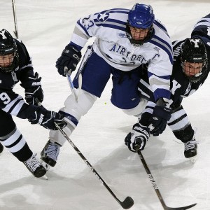 排列五开奖号码_酒杯后的风波，当足球教练的私密言论成为公共事件